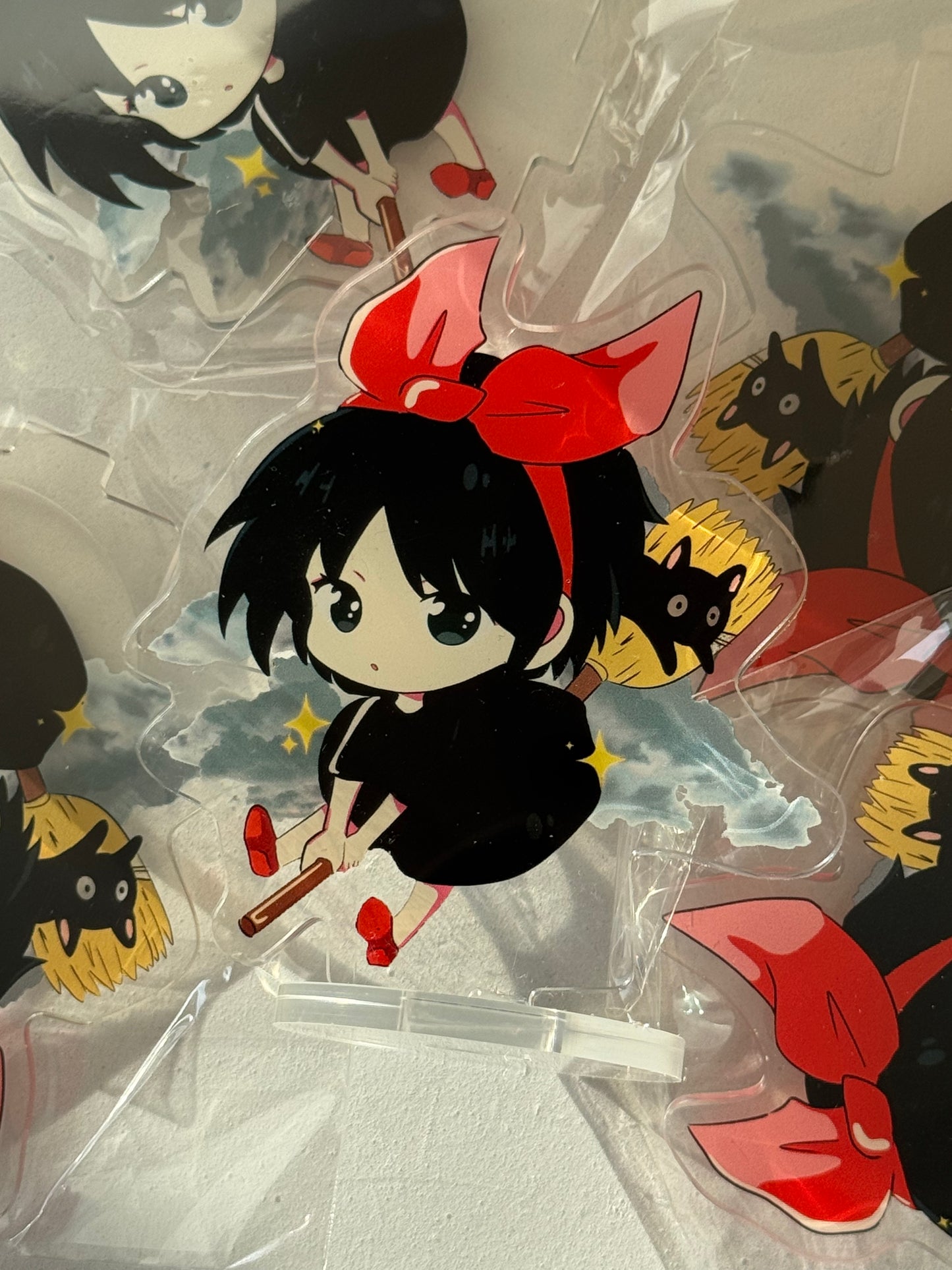 STAND ACRYLIQUE KIKI